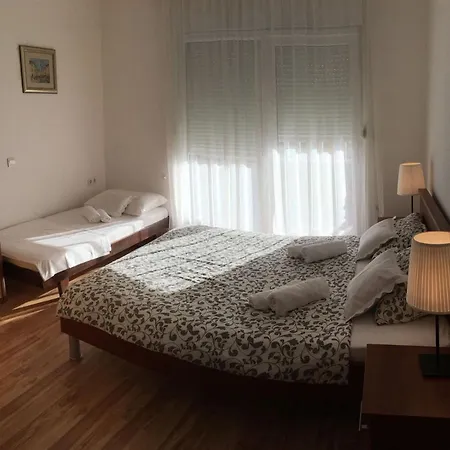 Apartment By The Sea Duce, Omis - 5261 Dugi Rat