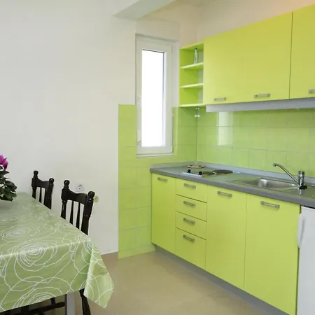 Lägenhet By The Sea Duce, Omis - 5261 Dugi Rat