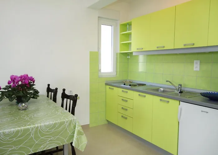 Lägenhet By The Sea Duce, Omis - 5261 Dugi Rat